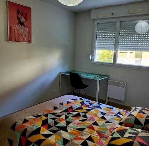 T3 Proche Bus Et Tram